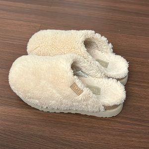Ugg fuzz sugar slippers